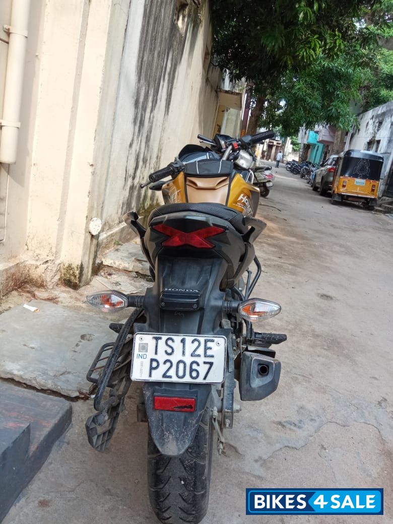 Honda CB Hornet 160R