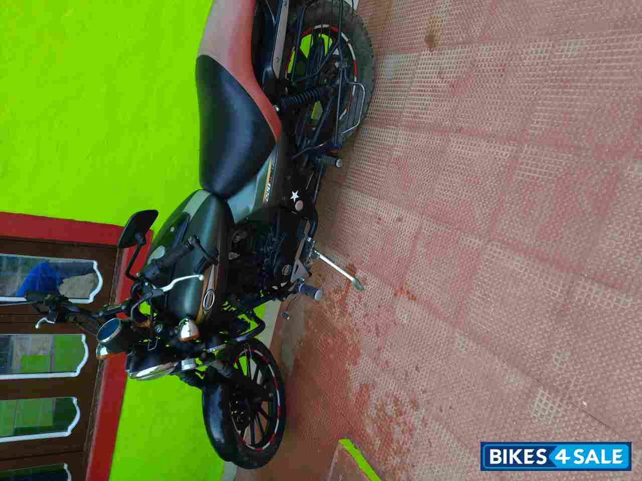 Bajaj Avenger Street 220