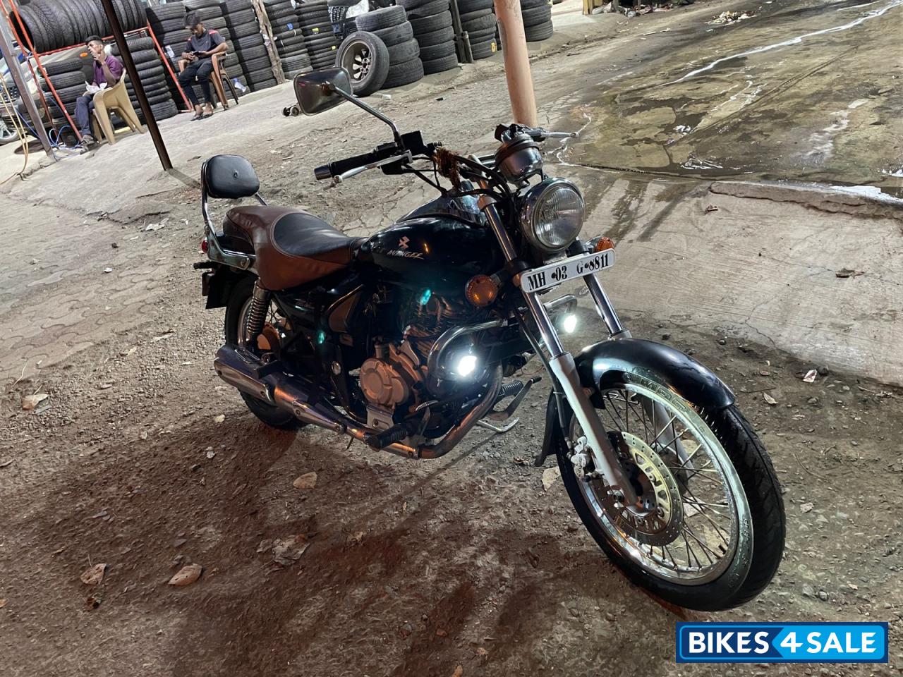 Bajaj Avenger 220 DTS-i