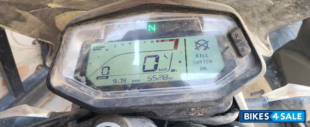 White Hero XPulse 200 BS6