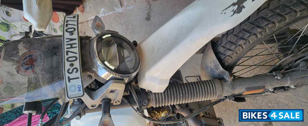 White Hero XPulse 200 BS6