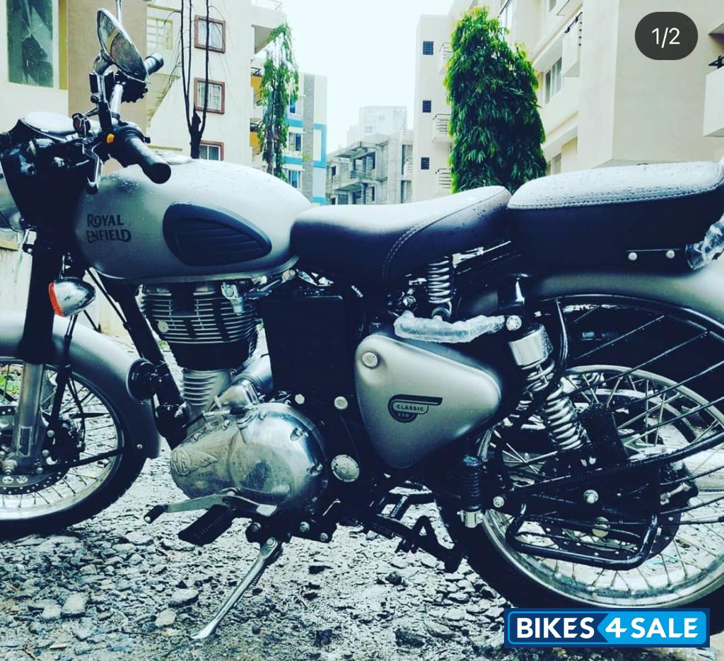 Gun Metal Gray Royal Enfield Classic 350