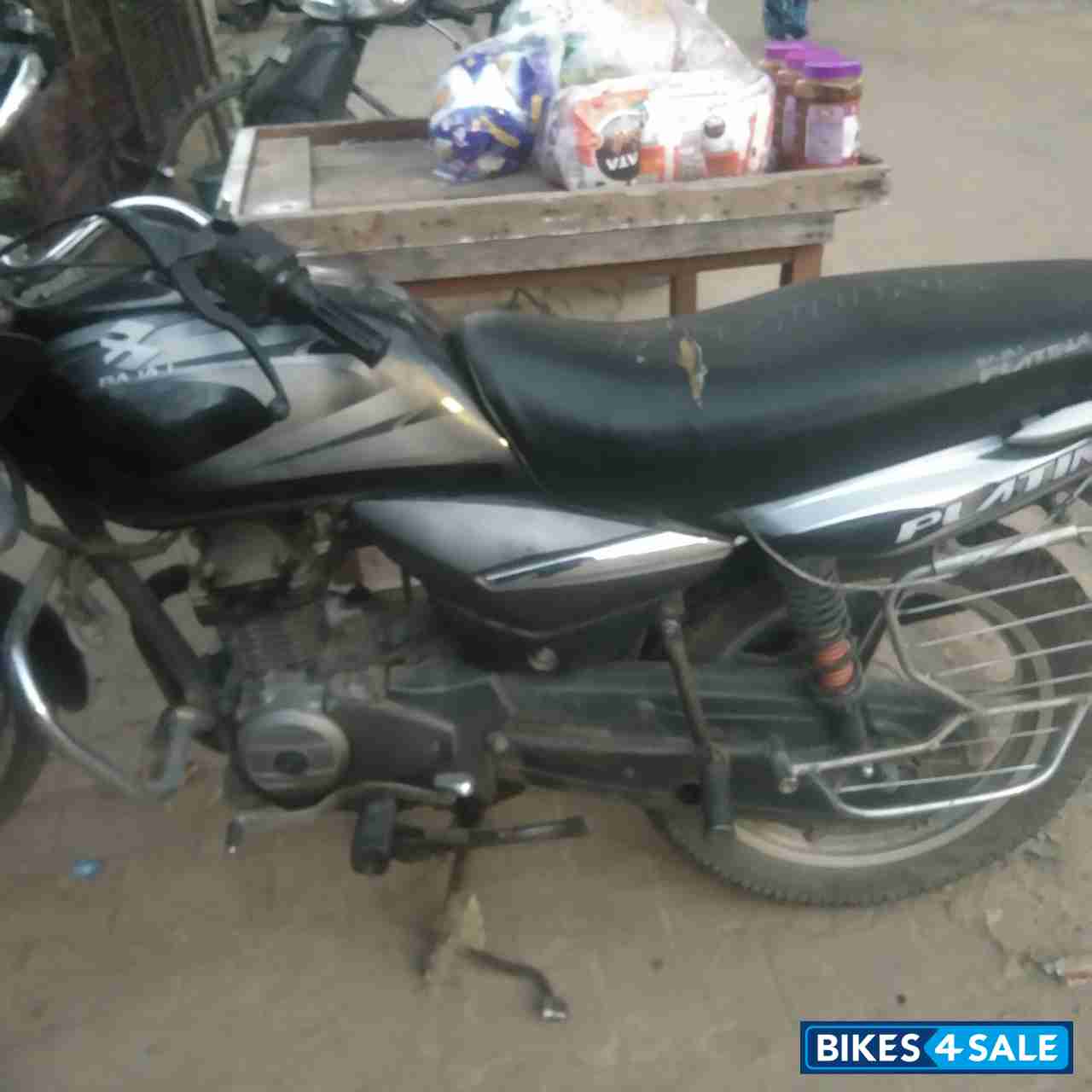 Black Bajaj Platina 100 ES