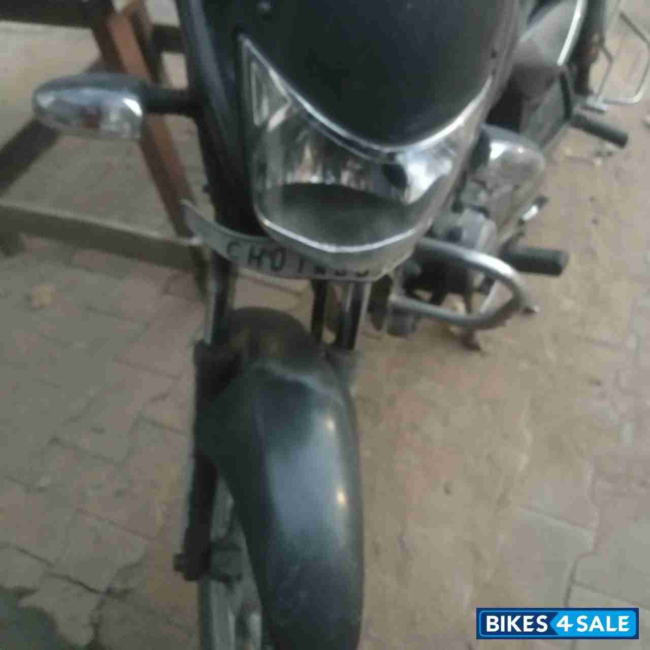 Black Bajaj Platina 100 ES Black Bajaj Platina 100 ES