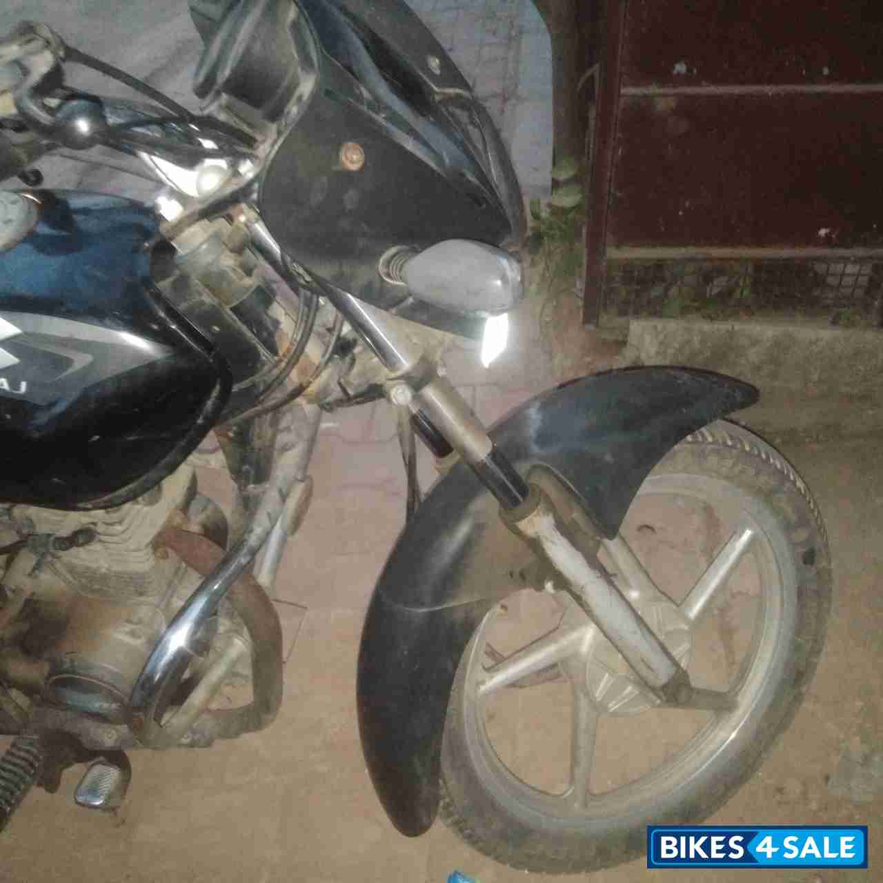 Black Bajaj Platina 100 ES Black Bajaj Platina 100 ES