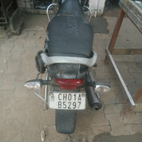 Black Bajaj Platina 100 ES