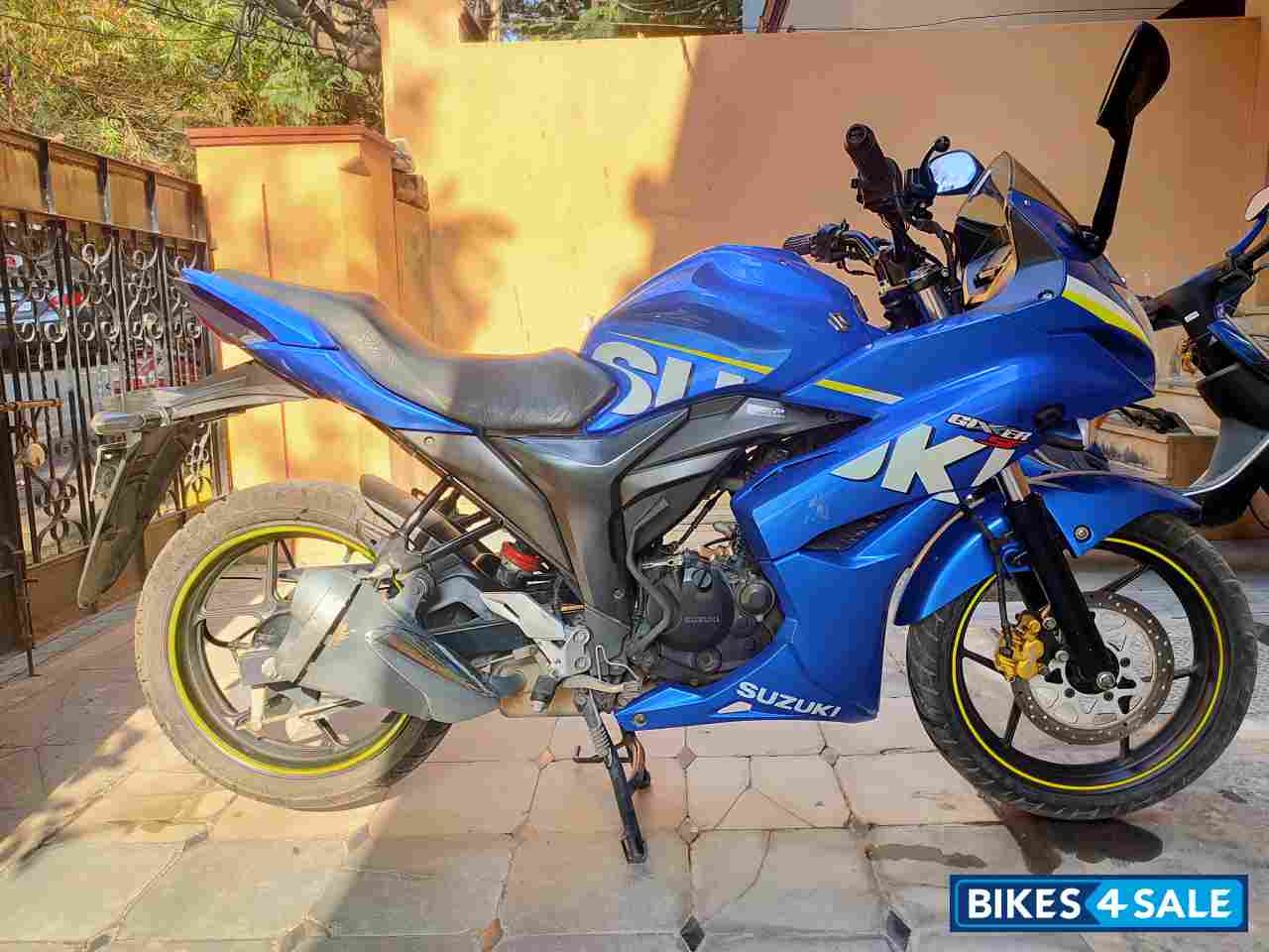 Suzuki Gixxer SF