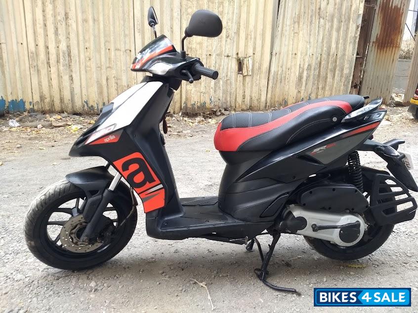 Grey White Aprilia SR 160 Std ABS
