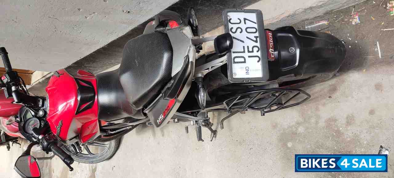 Bajaj Pulsar 200 NS ABS