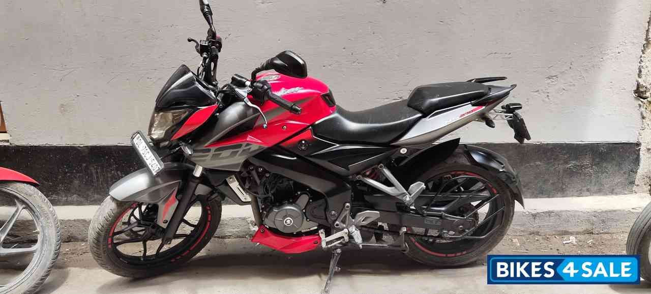 Bajaj Pulsar 200 NS ABS