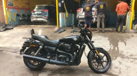 Black Harley Davidson Street 750