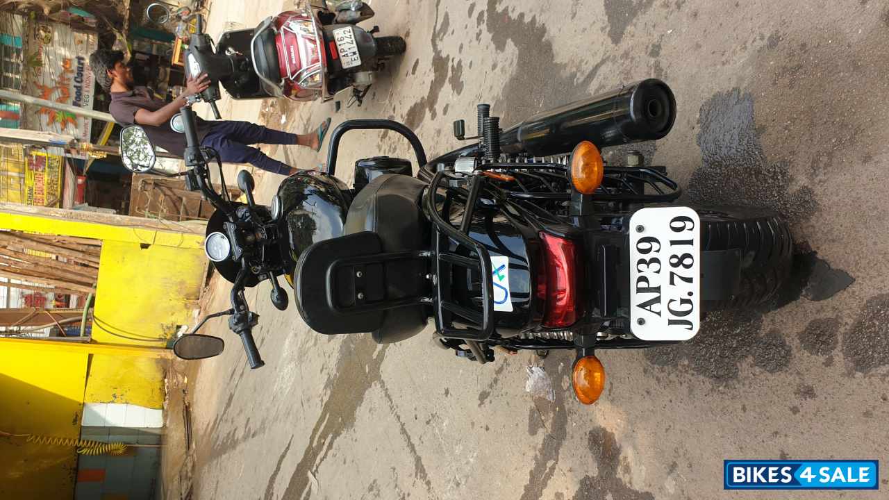 Black Harley Davidson Street 750