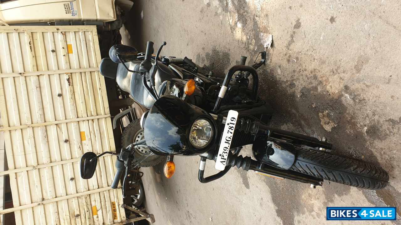 Black Harley Davidson Street 750