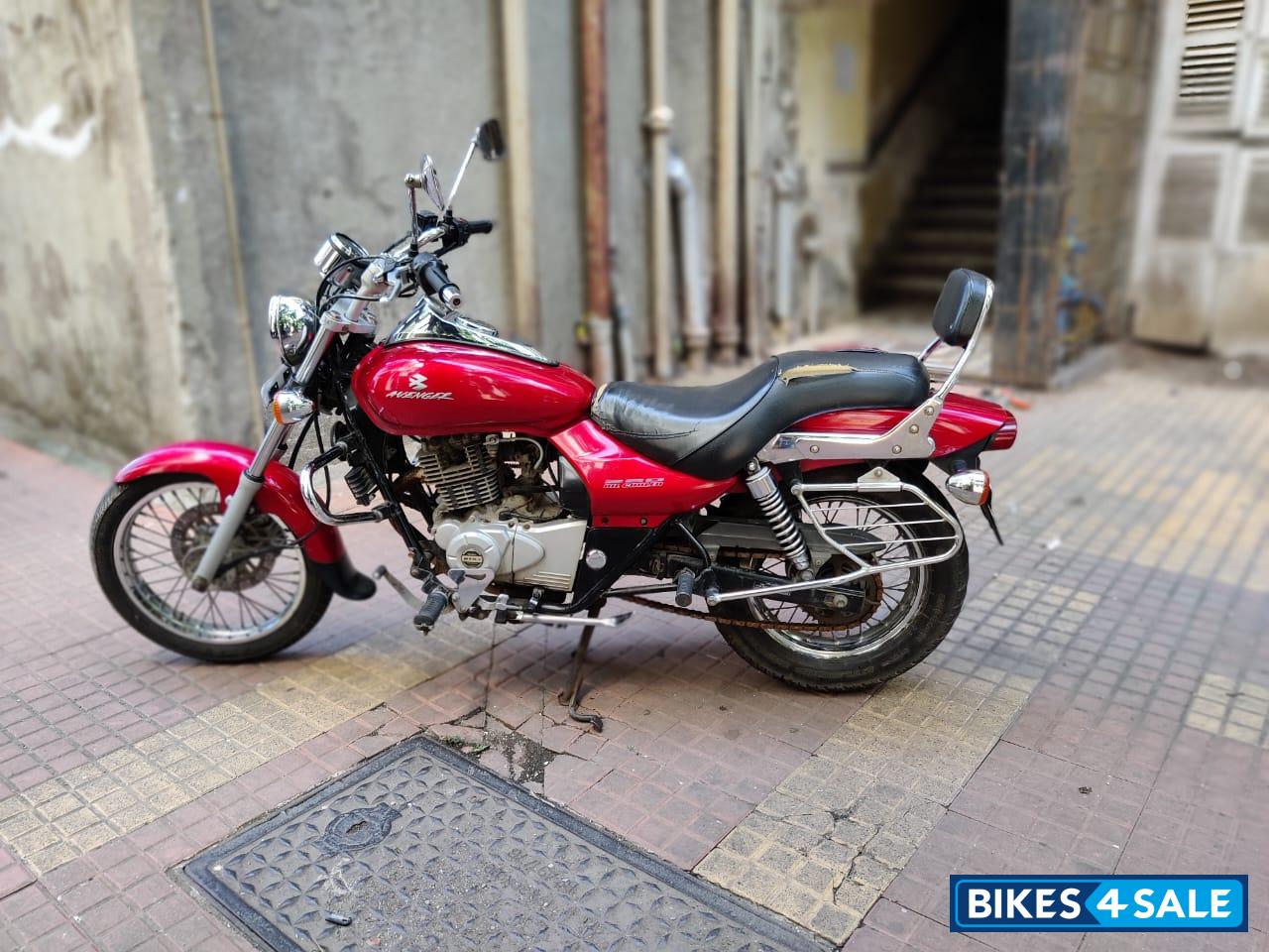 Bajaj Avenger 220 DTS-i