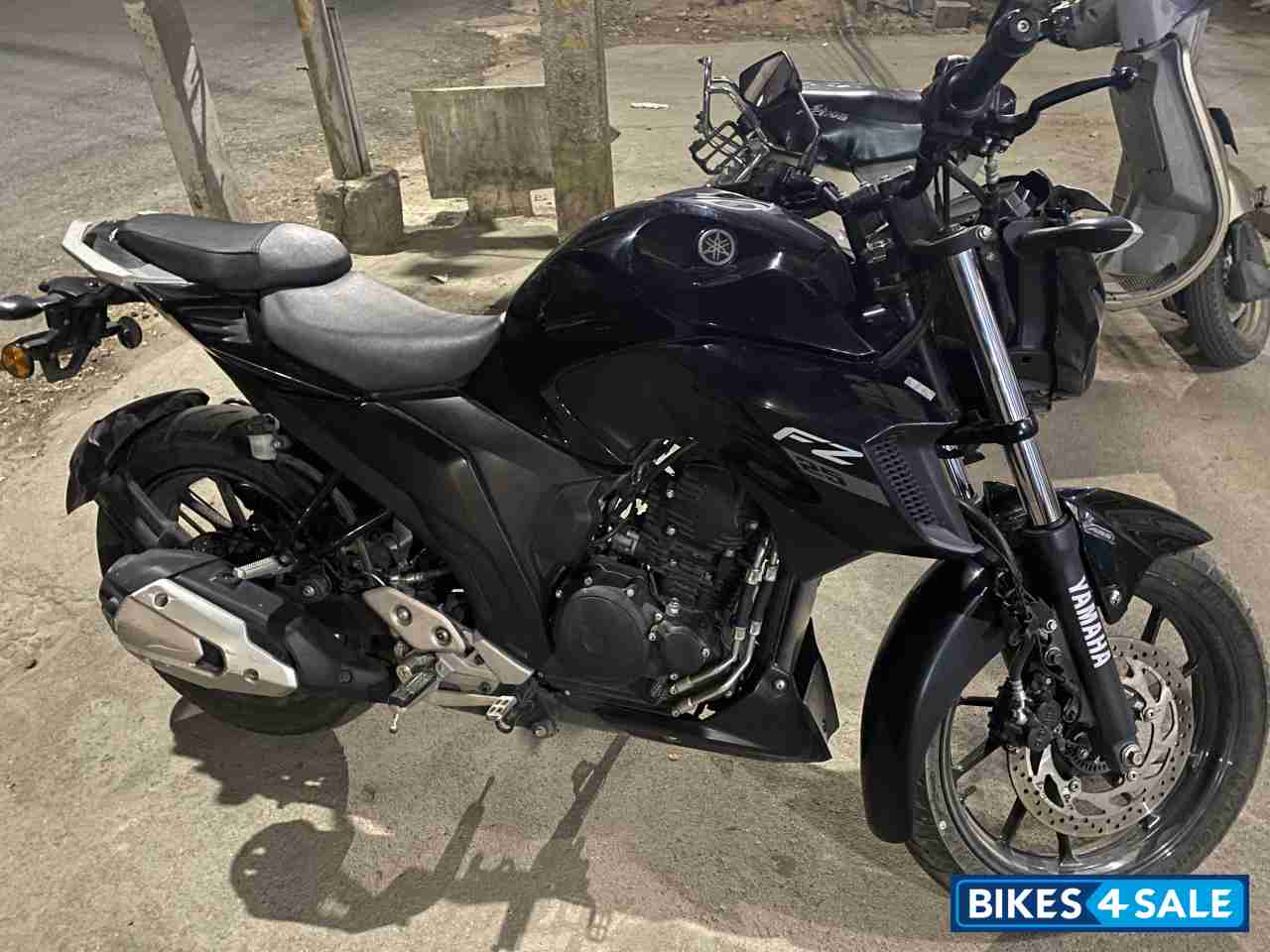 Black Yamaha FZ 25 BS6
