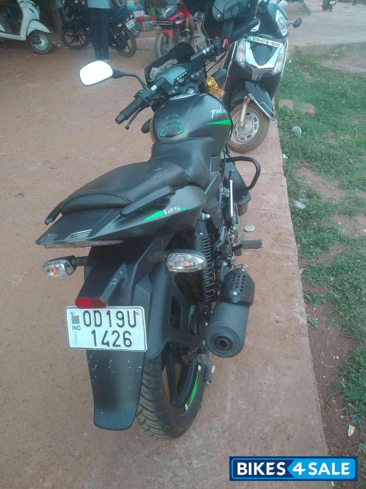 Black Grey Bajaj Pulsar 125 Neon BS6