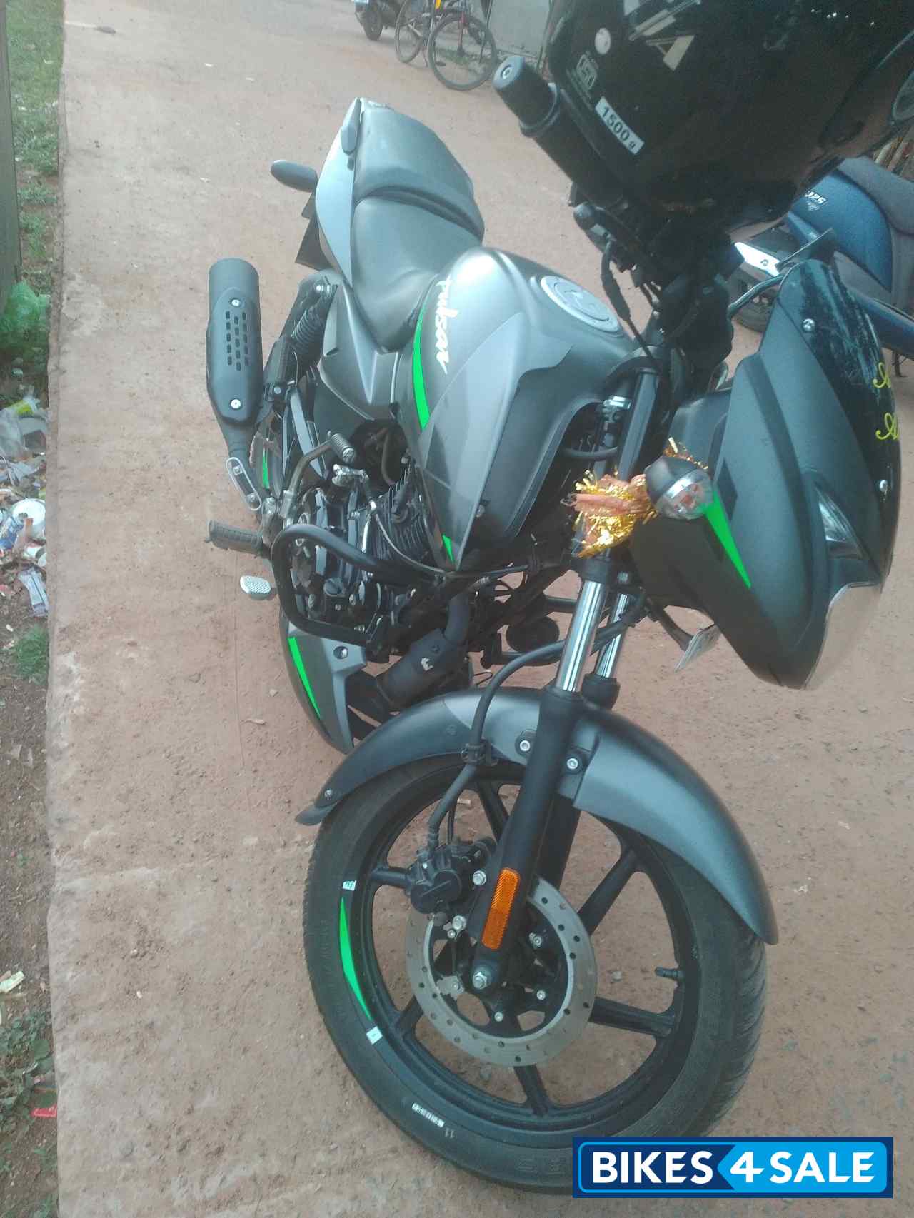 Black Grey Bajaj Pulsar 125 Neon BS6