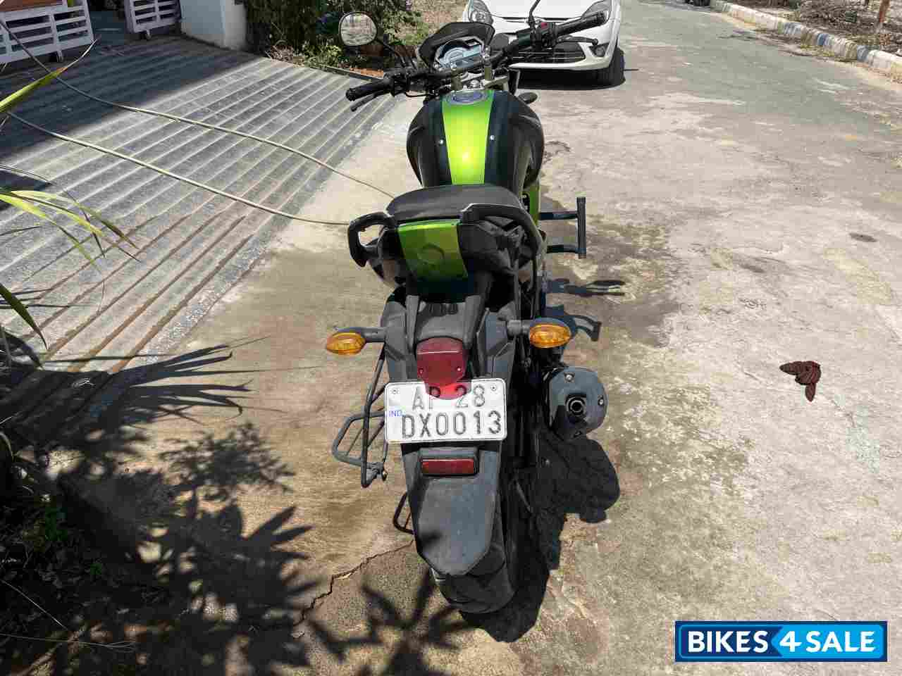 Green And Black Yamaha FZ-S