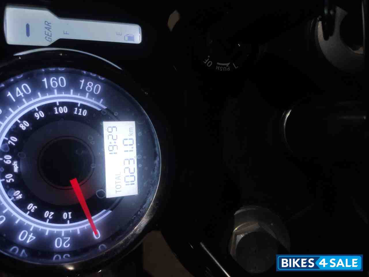 Red Benelli Imperiale 400 BS6