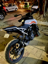 White KTM Duke 390 BS6