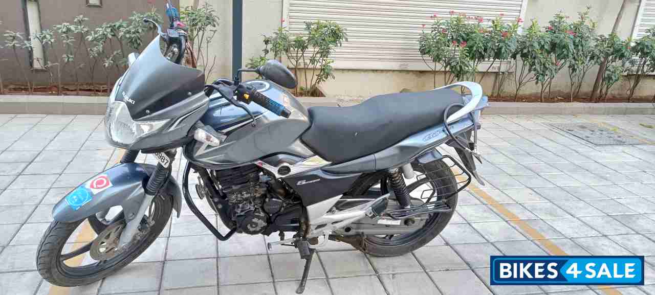 Metallic Grey Suzuki GS 150R Metallic Grey Suzuki GS 150R