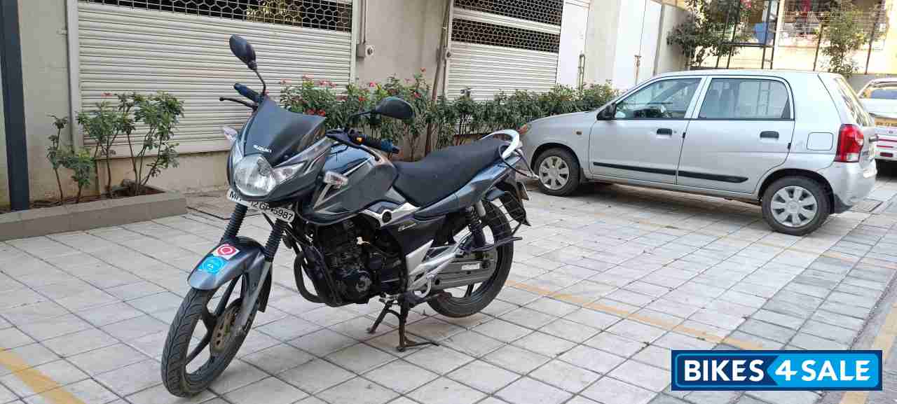 Metallic Grey Suzuki GS 150R Metallic Grey Suzuki GS 150R