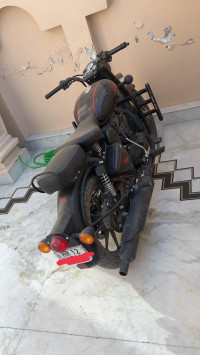 Royal Enfield Classic Stealth Black