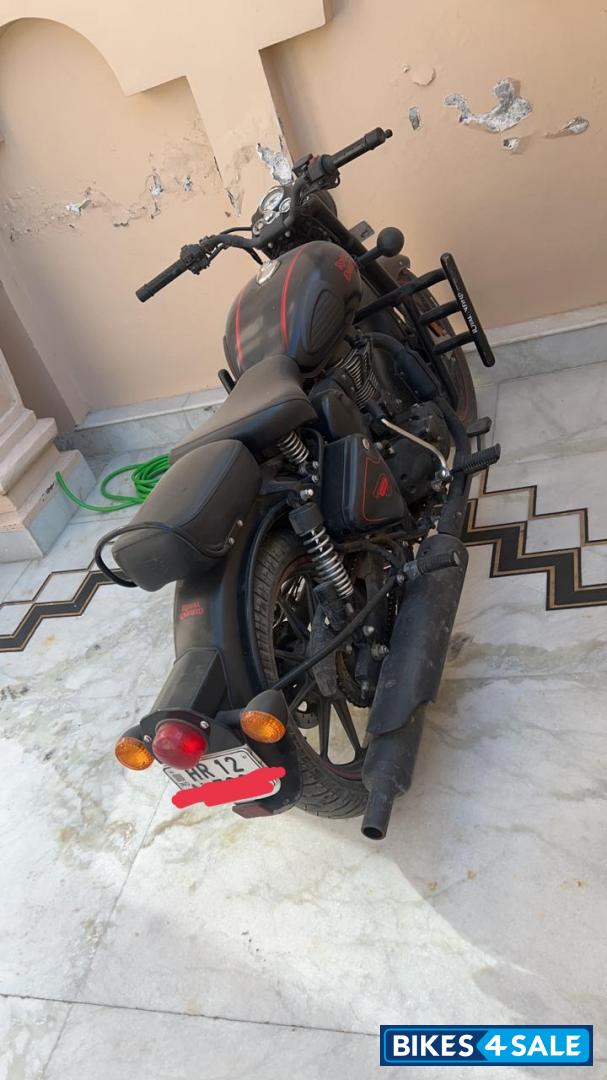 Royal Enfield Classic Stealth Black