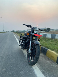 Royal Enfield Classic Stealth Black