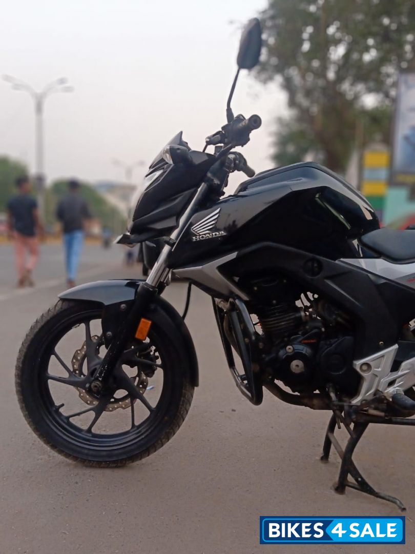 Honda CB Hornet 160R