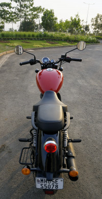Red Royal Enfield Meteor 350 Fireball