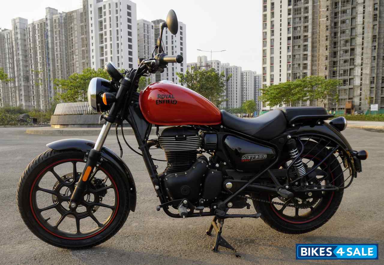 Red Royal Enfield Meteor 350 Fireball