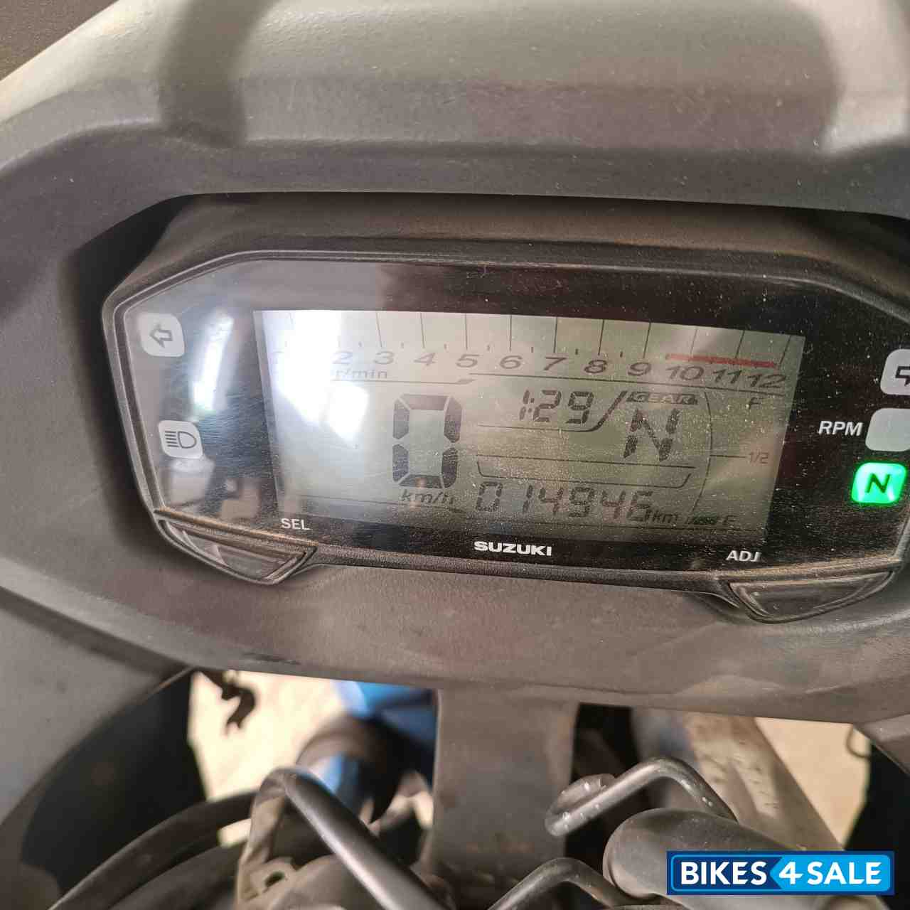 Blue Suzuki Gixxer SF