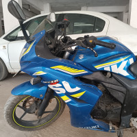 Blue Suzuki Gixxer SF