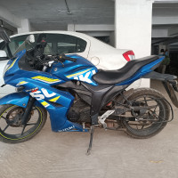 Blue Suzuki Gixxer SF