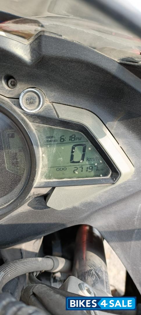 Red Bajaj Pulsar RS 200