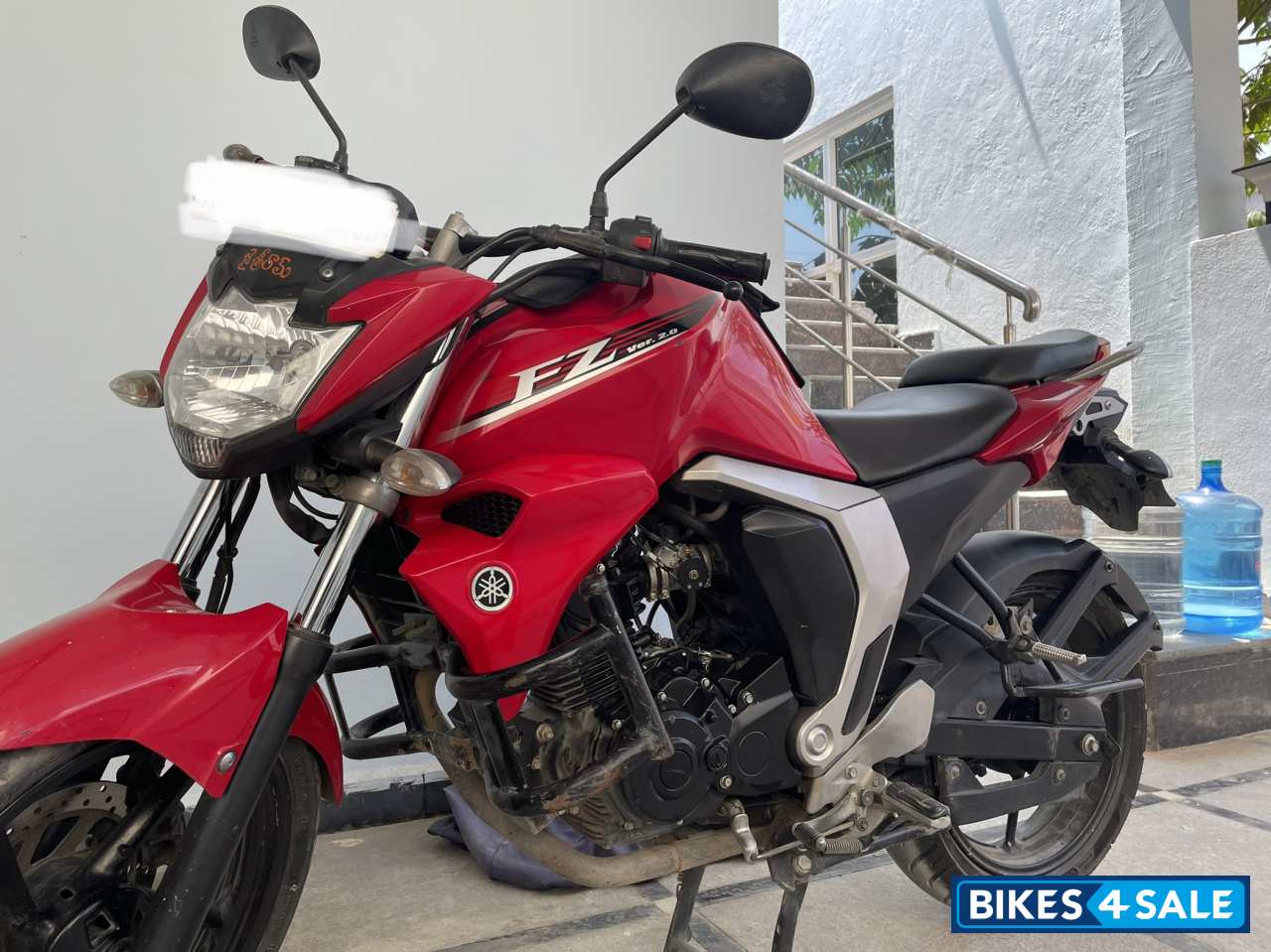 Red Yamaha FZ FI V2