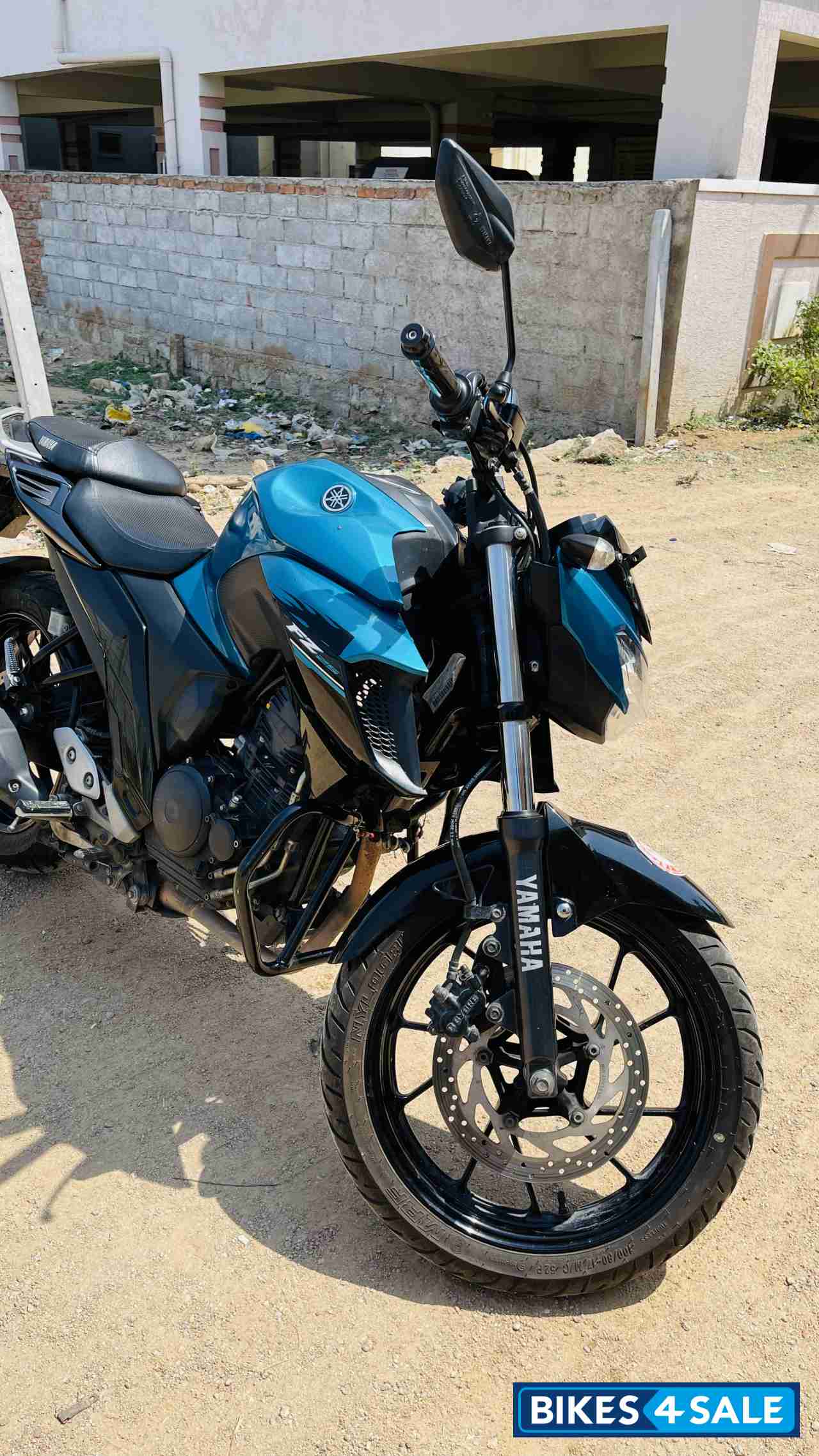 Yamaha FZ25