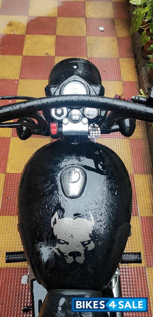 Black Royal Enfield Classic 350 Black Royal Enfield Classic 350