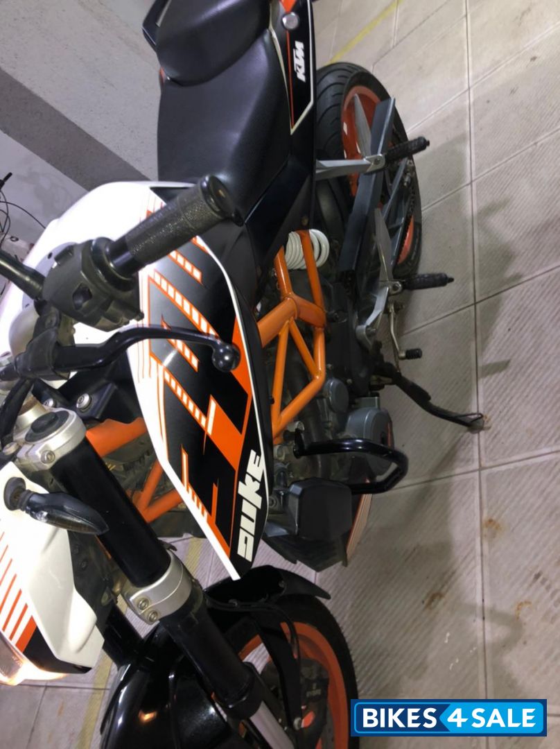 Orange KTM Duke 390