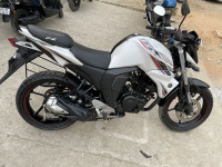 White Yamaha FZ FI V2