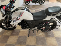 White Yamaha FZ FI V2
