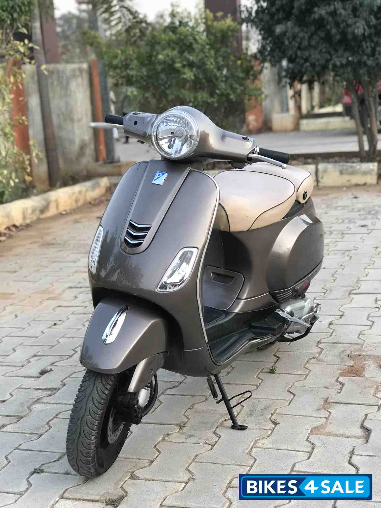 Vespa Elegante