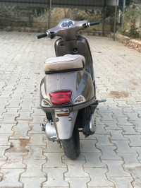 Vespa Elegante