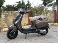 Vespa Elegante