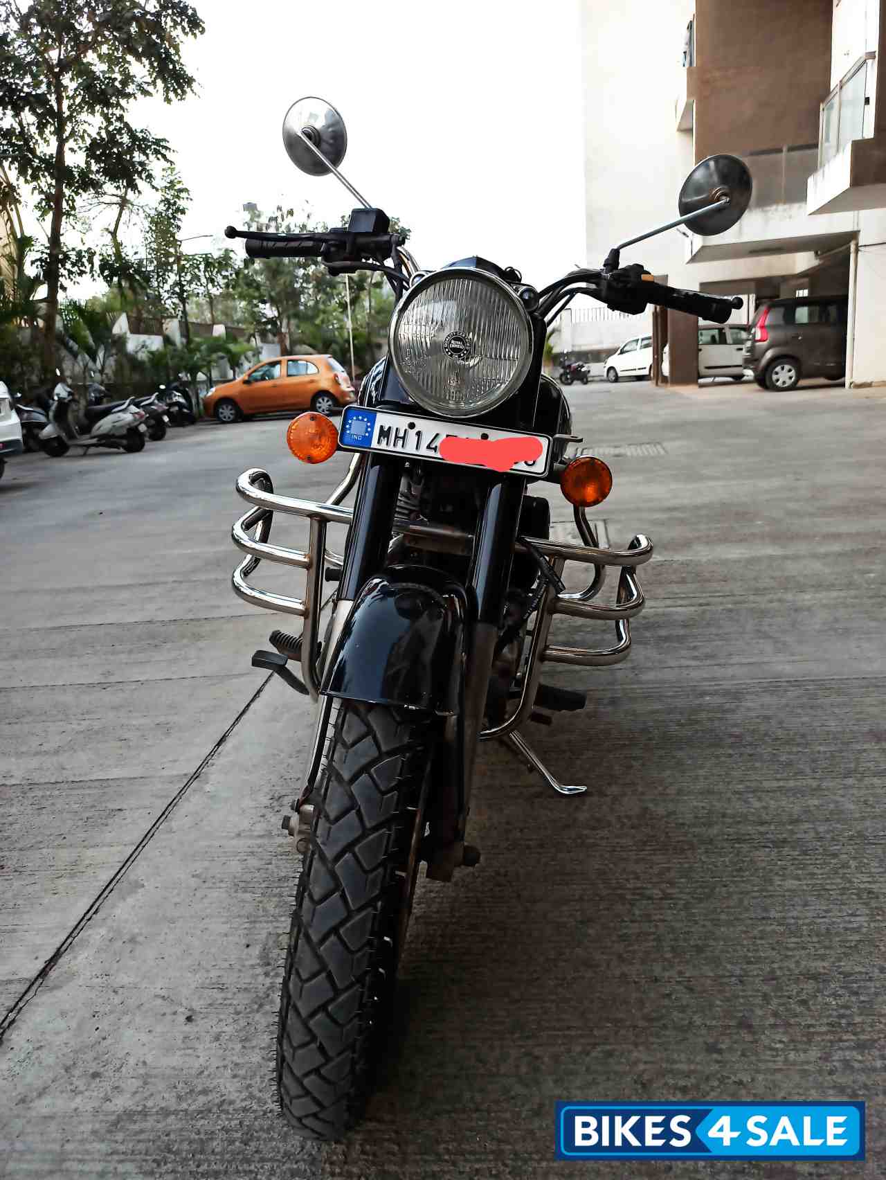 Black Royal Enfield Bullet Standard 500