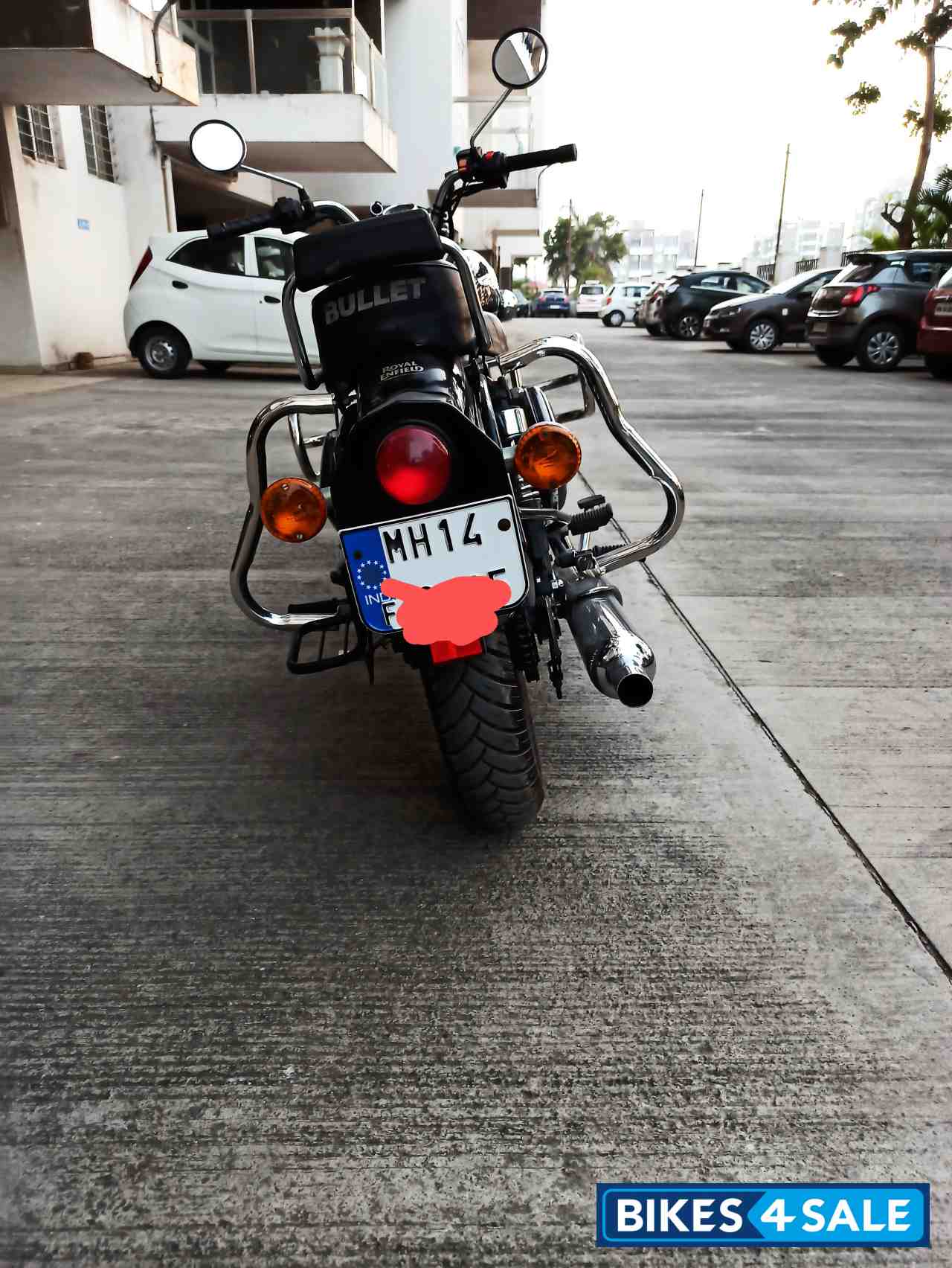 Black Royal Enfield Bullet Standard 500