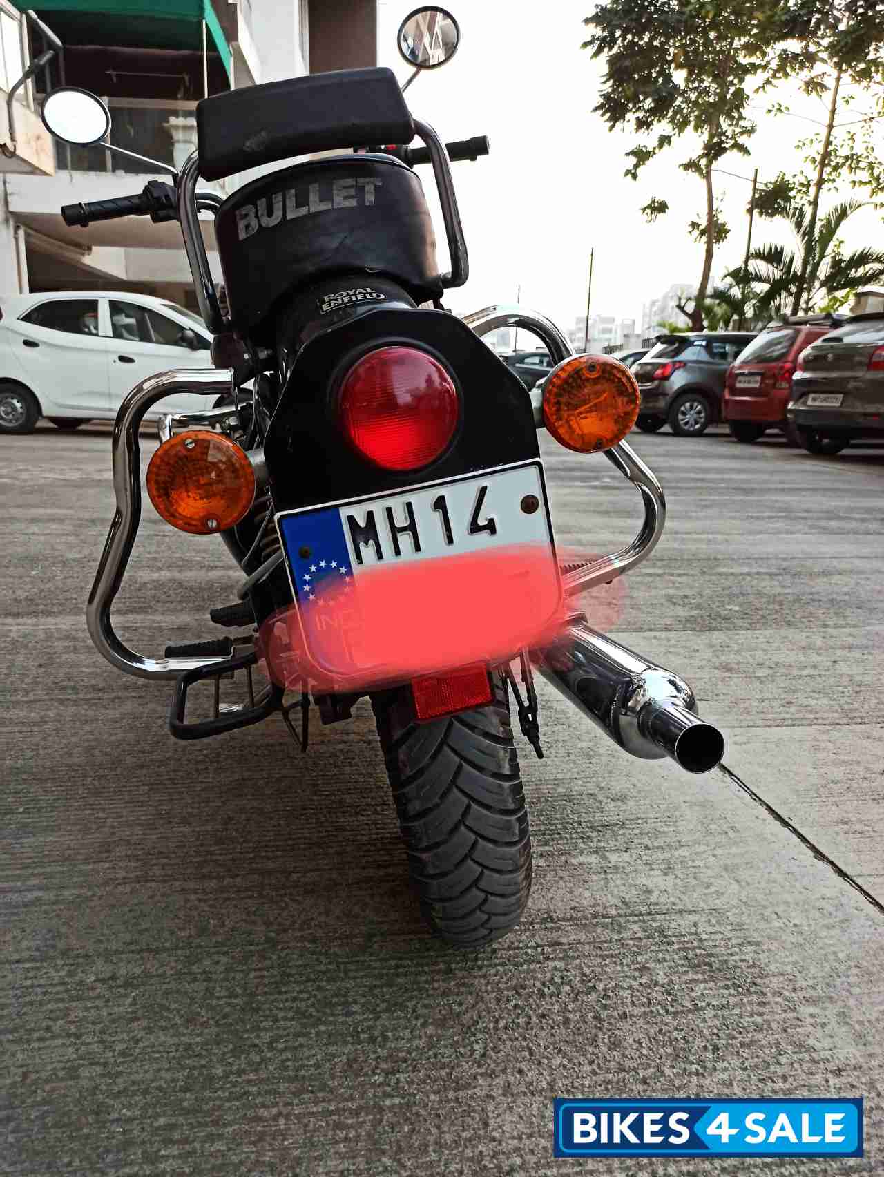 Black Royal Enfield Bullet Standard 500