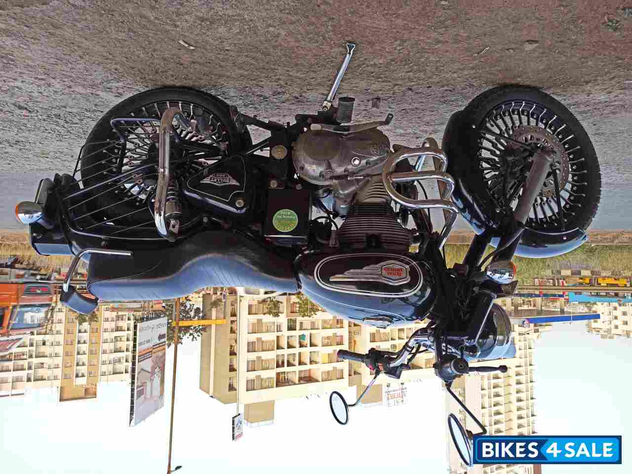 Black Royal Enfield Bullet Standard 500