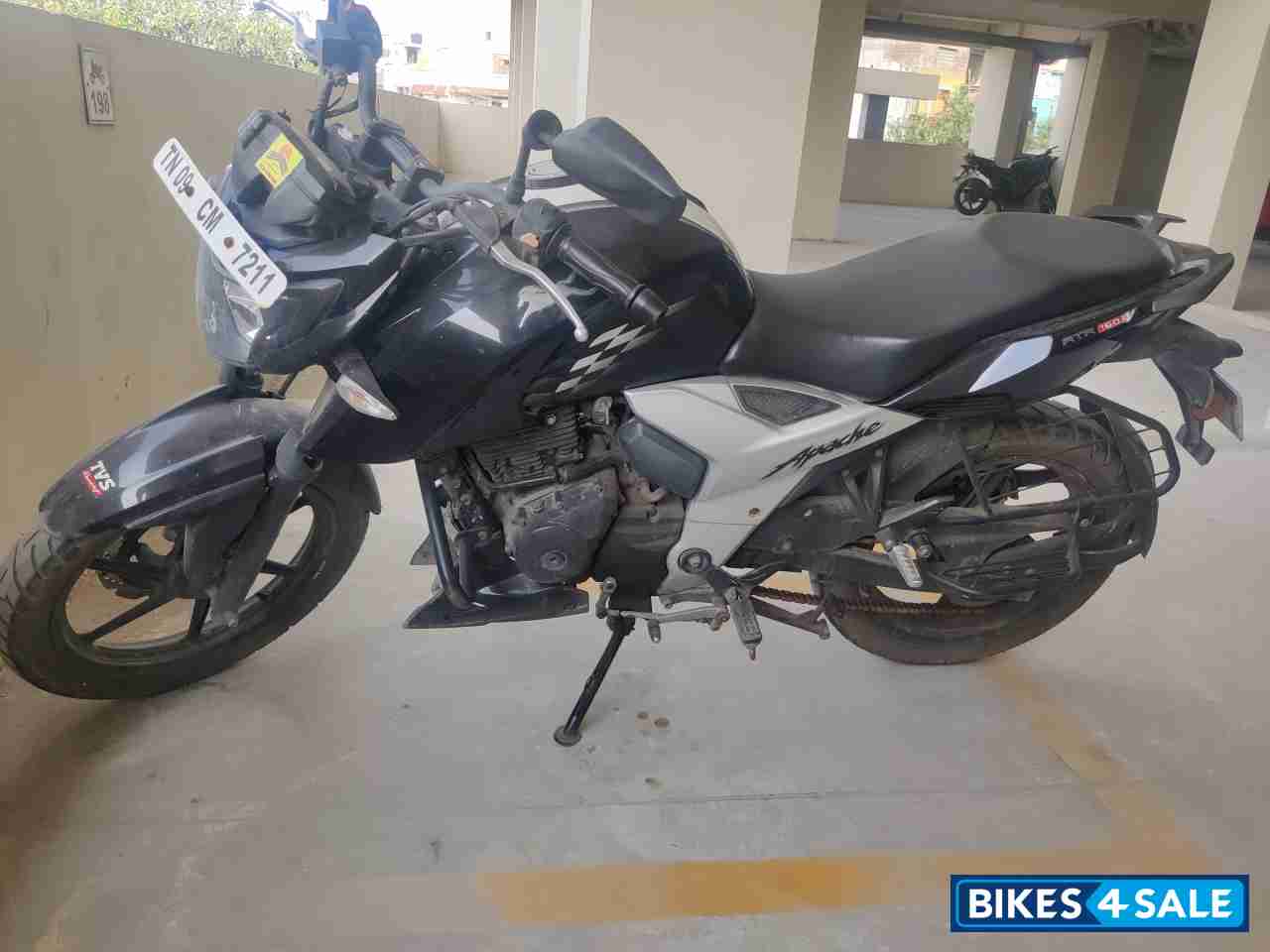 Black TVS Apache RTR 160 4V